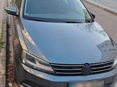Begagnad VW Jetta 125 HK (91 kW) 2015 Grå Sedan