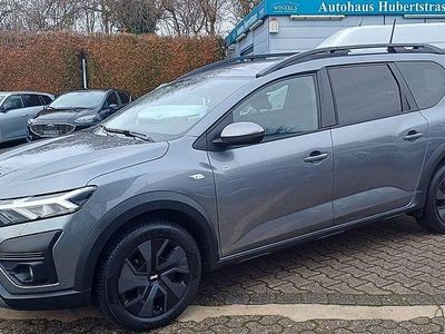 Grau Gebraucht 2024 Dacia Jogger Expression Van / Kleinbus | 17.980 € (Guter Preis)