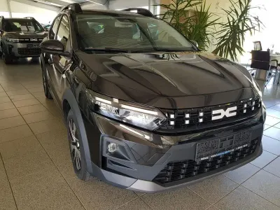Gebraucht Dacia Sandero Stepway 122 PS (89 kW) 2026 Schwarz Limousine