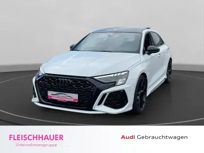 Gebraucht Audi RS3 Sportback Ambiente 400 PS (294 kW) 2023 Gletscherweiß metallic Kleinwagen