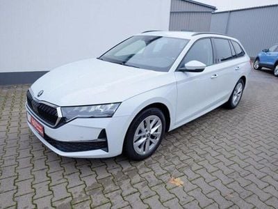 Weiß Gebraucht 2025 Skoda Octavia Selection Kombi | 29.990 € (Guter Preis)