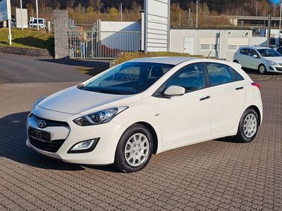 Gebraucht Hyundai i30 Classic 99 PS (72 kW) 2014 Weiß Limousine