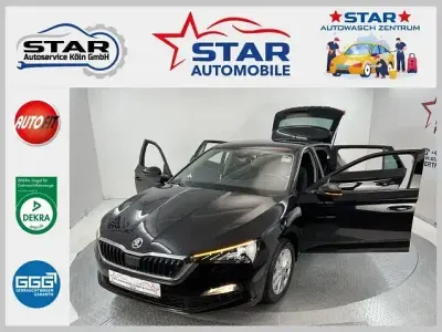 Gebraucht Skoda Scala Ambition 110 PS (80 kW) 2023 Schwarzmagic perleffekt Kleinwagen