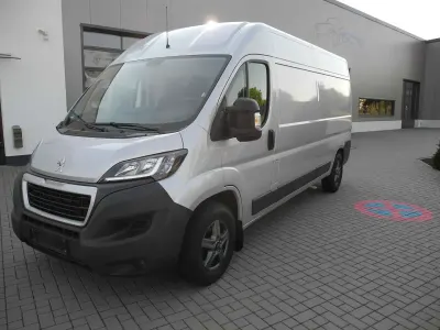 Gebraucht Peugeot Boxer Active 163 PS (119 kW) 2019 Aluminium graumetallic Van