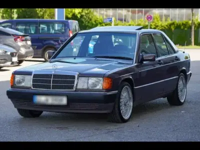 Gebraucht Mercedes 190 122 PS (89 kW) 1992 Violet Limousine