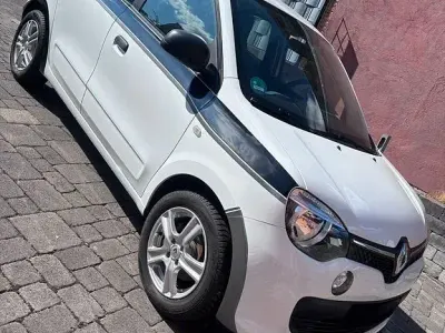 Gebraucht Renault Twingo Life 69 PS (50 kW) 2016 Weiß Kleinwagen