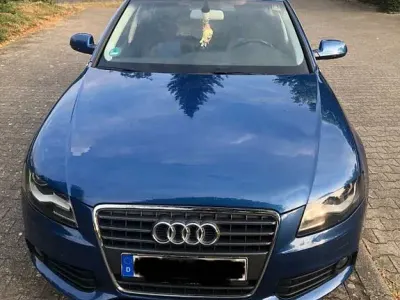 Gebraucht Audi A4 Attraction 143 PS (105 kW) 2011 Blau Kombi