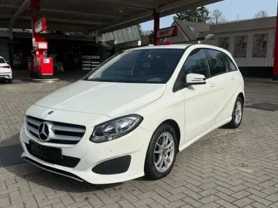 Gebraucht Mercedes B180 122 PS (89 kW) 2019 Weiß Van / Kleinbus