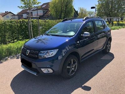 Begagnad Dacia Sandero Stepway 90 HK (66 kW) 2018 Blå Sedan