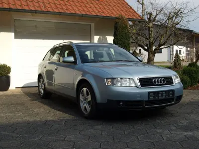 Gebraucht Audi A4 131 PS (96 kW) 2002 Blau Kombi