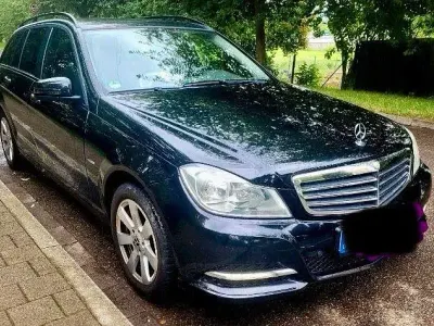 Second-hand Mercedes C200 Avantgarde 136 CP (100 kW) 2013 Negru Berlinǎ