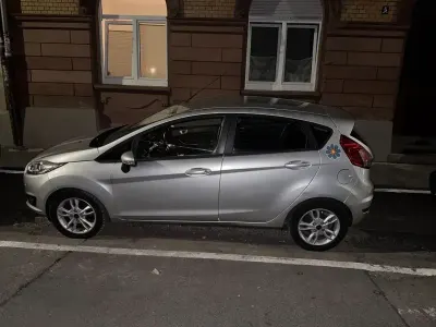 Gebraucht Ford Fiesta Individual 101 PS (74 kW) 2015 Kleinwagen