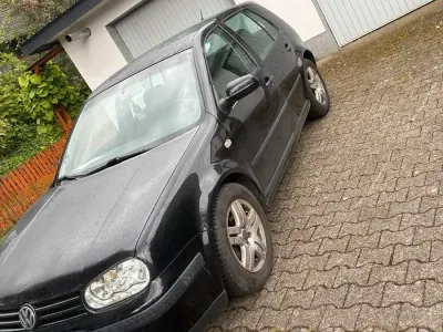 Gebraucht VW Golf IV 75 PS (55 kW) 2002 Schwarz Kleinwagen