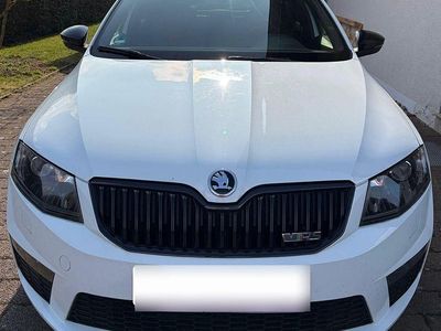 Usado Skoda Octavia 184 HP (135 kW) 2016 Branco Citadino