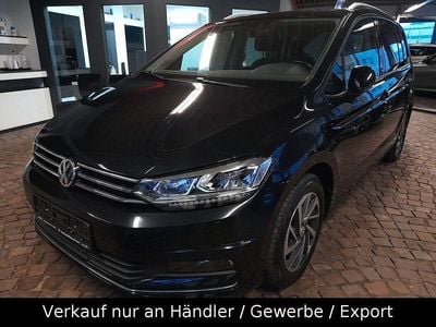 Schwarz Gebraucht 2017 VW Touran Sound Van / Kleinbus | 16.700 € (Superpreis)
