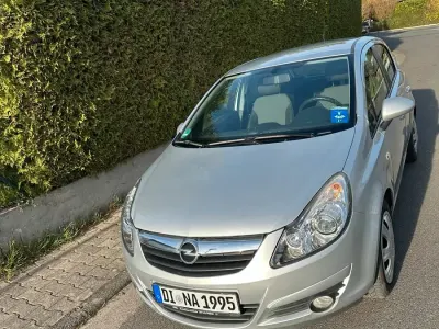 Używany Opel Corsa 80 KM (58 kW) 2009 Srebrny Hatchback