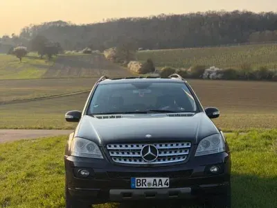 Gebraucht Mercedes ML320 224 PS (164 kW) 2006 Schwarz SUV