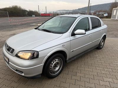 Silber Gebraucht 2003 Opel Astra Sport Limousine | 1.999 € (Etwas zu teuer)