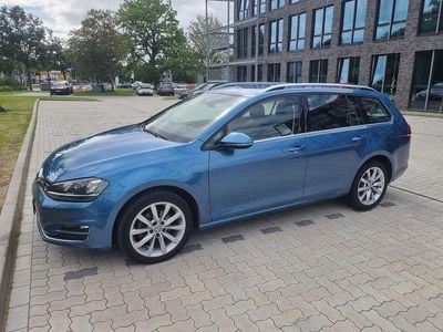 Blau Gebraucht 2015 VW Golf VII Highline Kombi | 13.990 € (Etwas zu teuer)