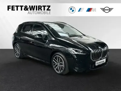 Gebraucht BMW 220 Active Tourer M Sport 163 PS (119 kW) 2025 Schwarz Van / Kleinbus