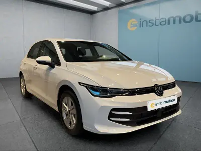 Gebraucht VW Golf VIII Life 150 PS (110 kW) 2026 Weiß Kleinwagen