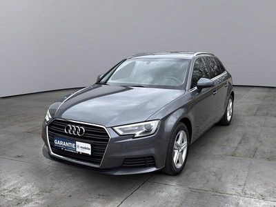 Gebraucht Audi A3 Basis 116 PS (85 kW) 2018 Grau Limousine