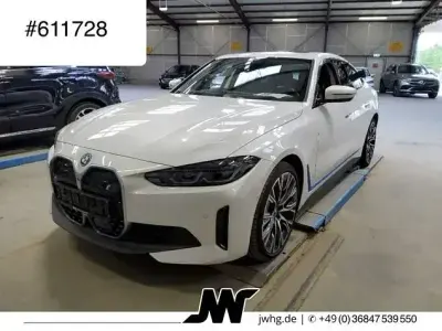 Gebraucht BMW i4 Sport Line 250 kW (340 PS) 2022 Mineralweiss metallic Limousine