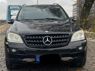 Używany Mercedes ML350 272 KM (200 kW) 2006 Czarny SUV