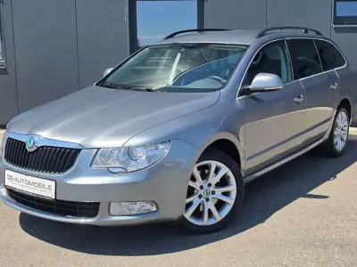 Gebraucht Skoda Superb Exclusive 140 PS (102 kW) 2013 Grau Kombi