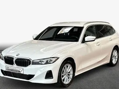 Gebraucht BMW 320 Sport Line 190 PS (139 kW) 2023 Weiß Kombi