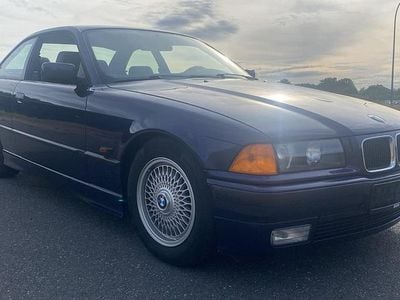 Usado BMW 316 102 HP (75 kW) 1995 Azul Coupé