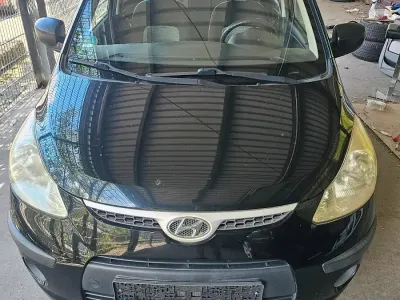 Gebraucht Hyundai i10 66 PS (48 kW) 2010 Schwarz Kleinwagen