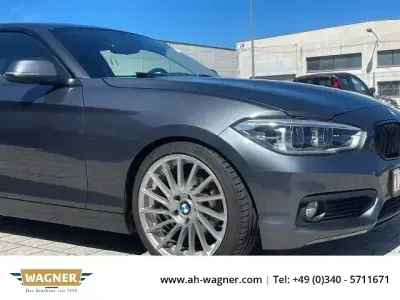Usado BMW 116 Advantage 109 CV (80 kW) 2017 Gris Utilitario
