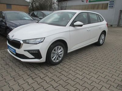 Weiß Neu 2025 Skoda Scala Kleinwagen | 21.590 € (Guter Preis)