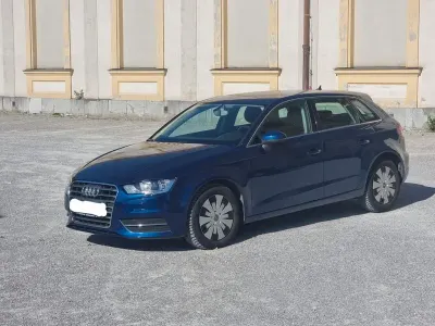 Używany Audi A3 Ambiente 150 KM (110 kW) 2014 Niebieski Sedan/Limuzyna