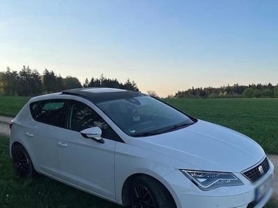 Usata Seat Leon Style Plus 131 CV (96 kW) 2018 Bianco Utilitaria