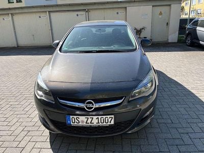 Usado Opel Astra Style 136 HP (100 kW) 2015 Cinzento Sedan