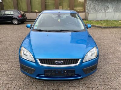 Gebraucht Ford Focus Ghia 101 PS (74 kW) 2006 Blau Limousine