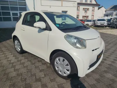Gebraucht Toyota iQ 98 PS (72 kW) 2009 Weiß Kleinwagen