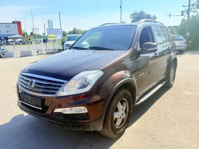 Gebraucht SsangYong Rexton Crystal 155 PS (114 kW) 2013 Braun SUV