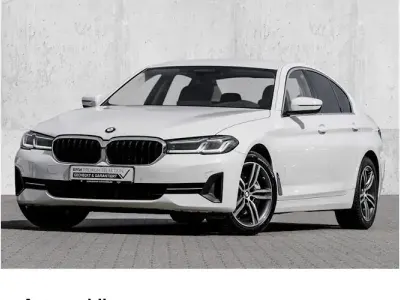 Gebraucht BMW 530 Sport Line 286 PS (210 kW) 2023 Weiß Limousine