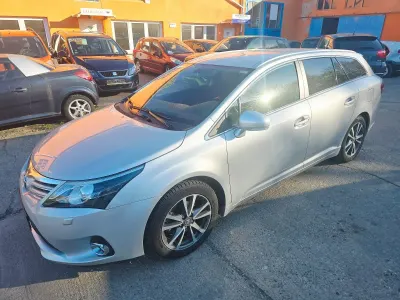 Usata Toyota Avensis Life 147 CV (108 kW) 2014 Argento Station wagon