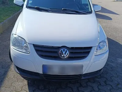 Gebraucht VW Fox 65 PS (47 kW) 2011 Weiß Kleinwagen