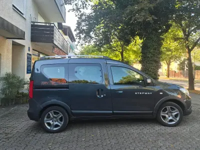 Gebraucht Dacia Dokker Stepway 131 PS (96 kW) 2020 Grau Van / Kleinbus