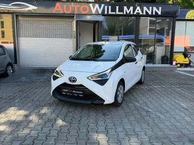 Gebraucht Toyota Aygo X-play 72 PS (52 kW) 2019 Weiß Kleinwagen