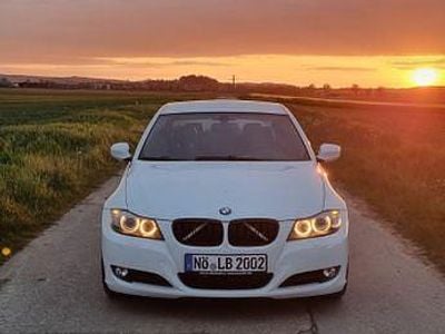 Gebraucht BMW 325 218 PS (160 kW) 2009 Weiß Limousine