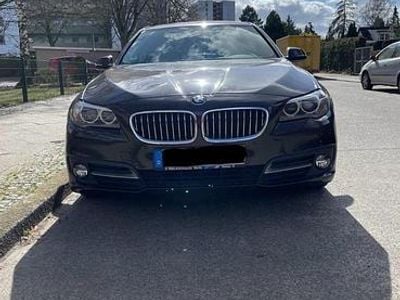 Gebraucht BMW 520 Sport Line 190 PS (139 kW) 2015 Braun Limousine