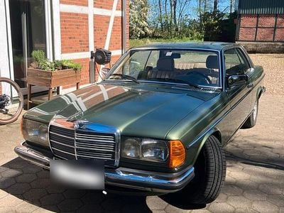 Gebraucht Mercedes 230 136 PS (100 kW) 1982 Grün Coupé