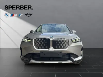 Neu BMW iX1 xLine 150 kW (204 PS) 2026 Silber SUV