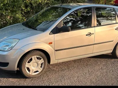 Gebraucht Ford Fiesta Viva X 80 PS (58 kW) 2005 Silber Kleinwagen